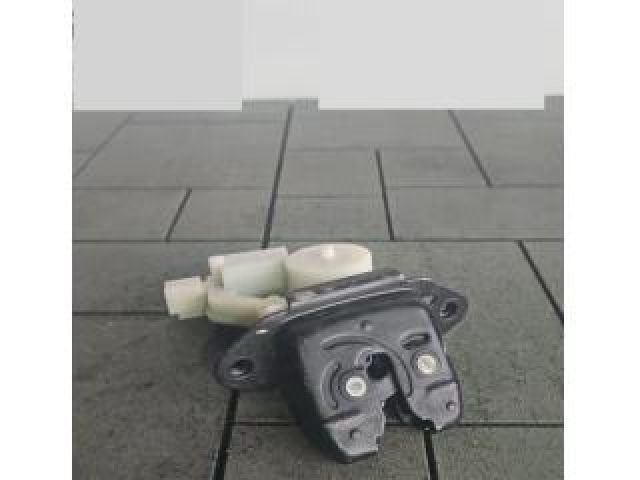 bontott RENAULT KADJAR Csomagtérajtó Zárszerkezet