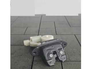 bontott RENAULT KADJAR Csomagtérajtó Zárszerkezet