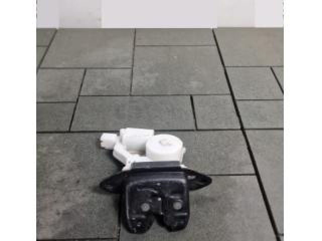 bontott RENAULT KADJAR Csomagtérajtó Zárszerkezet