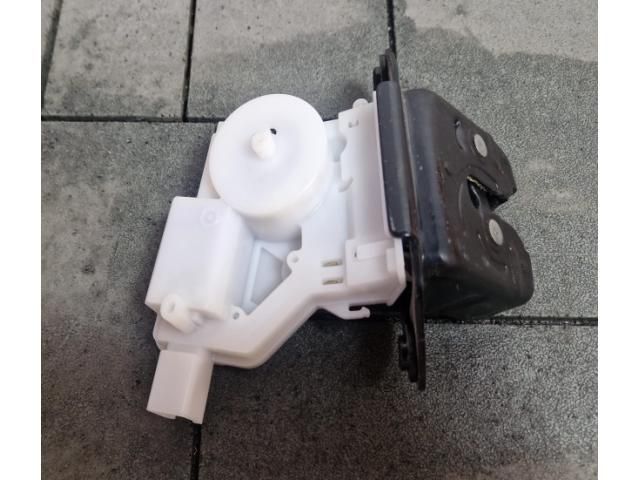 bontott RENAULT KADJAR Csomagtérajtó Zárszerkezet