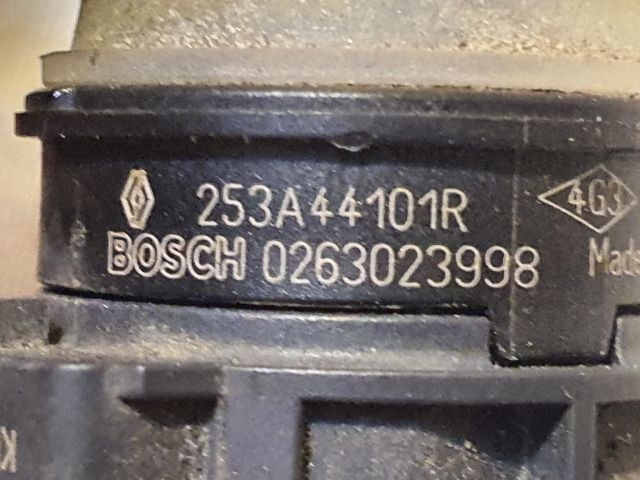 bontott RENAULT KADJAR Első Tolatóradar Fej