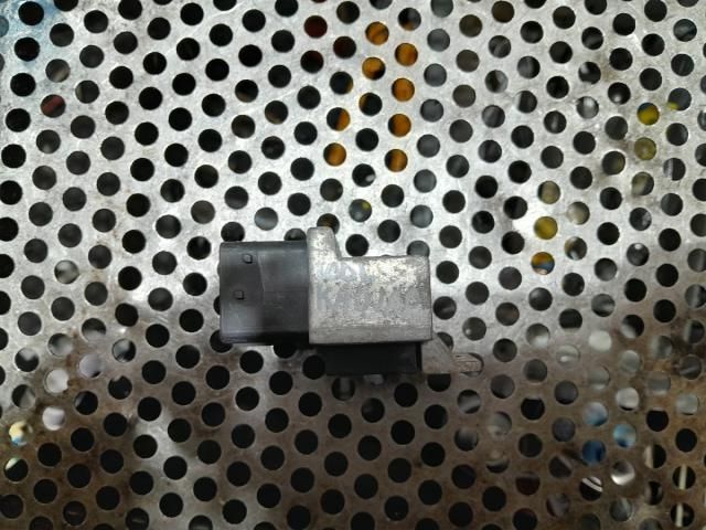 bontott RENAULT KADJAR Izzító Relé