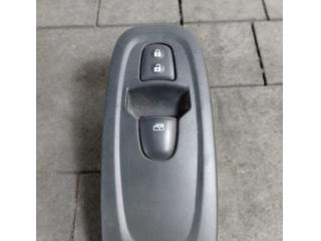 bontott RENAULT KADJAR Jobb első Ablakemelő Kapcsoló