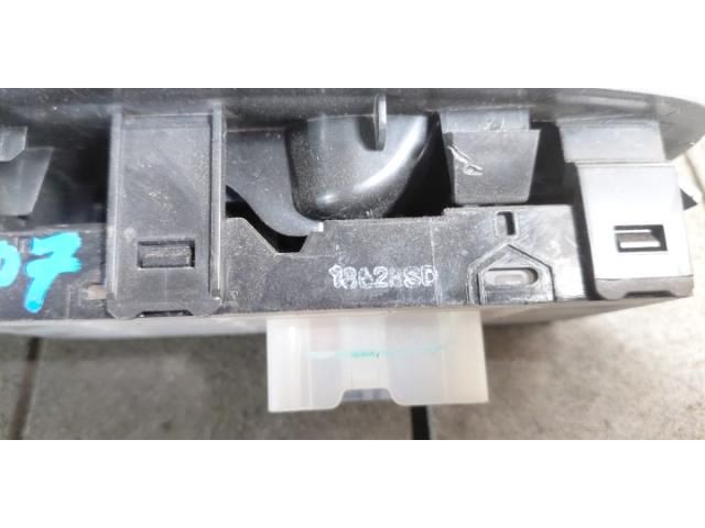 bontott RENAULT KADJAR Jobb első Ablakemelő Kapcsoló