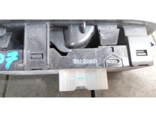 bontott RENAULT KADJAR Jobb első Ablakemelő Kapcsoló