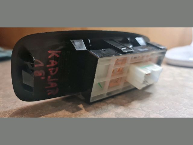 bontott RENAULT KADJAR Jobb első Ablakemelő Kapcsoló