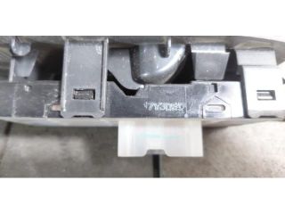 bontott RENAULT KADJAR Jobb első Ablakemelő Kapcsoló