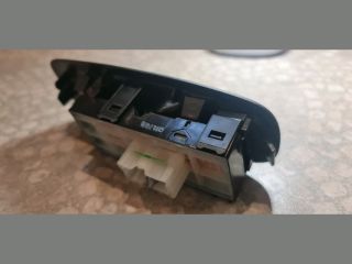 bontott RENAULT KADJAR Jobb első Ablakemelő Kapcsoló