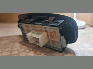 bontott RENAULT KADJAR Jobb első Ablakemelő Kapcsoló