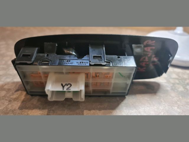 bontott RENAULT KADJAR Jobb első Ablakemelő Kapcsoló