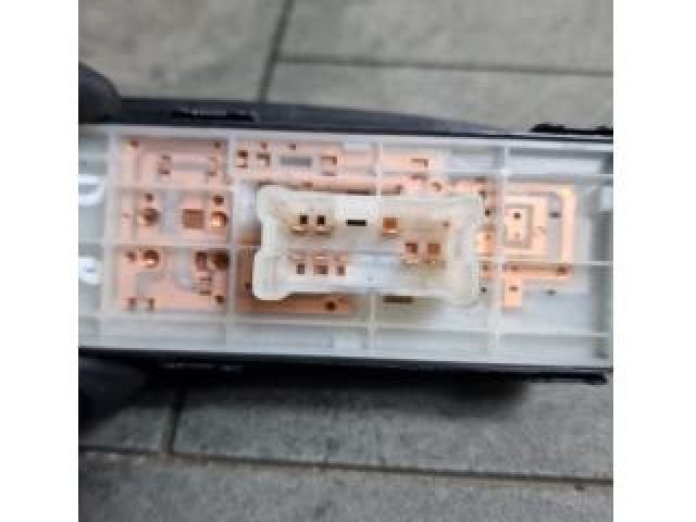 bontott RENAULT KADJAR Jobb első Ablakemelő Kapcsoló