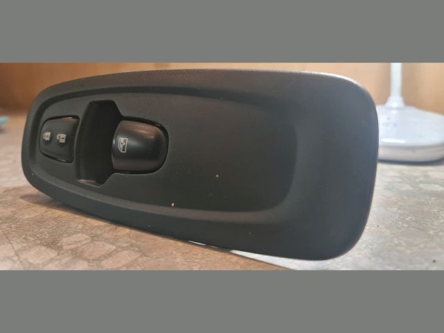 bontott RENAULT KADJAR Jobb első Ablakemelő Kapcsoló