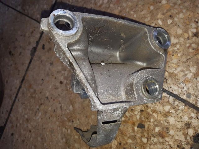 bontott RENAULT KADJAR Jobb első Féltengely Tartó