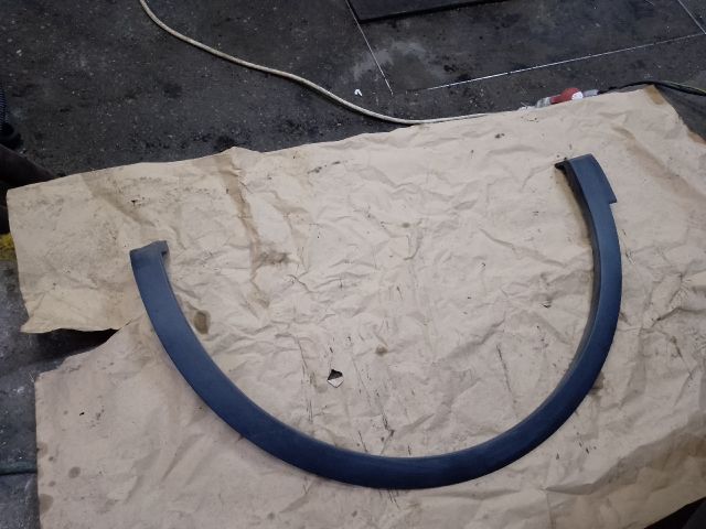 bontott RENAULT KADJAR Jobb első Sárvédő Díszléc