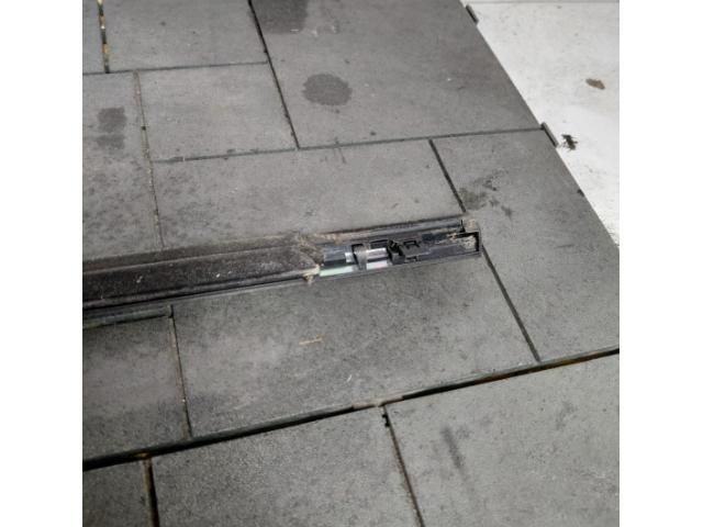 bontott RENAULT KADJAR Jobb első Vízlehúzó Gumicsík