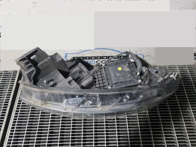 bontott RENAULT KADJAR Jobb Fényszóró