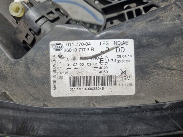 bontott RENAULT KADJAR Jobb Fényszóró