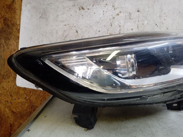 bontott RENAULT KADJAR Jobb Xenon Fényszóró