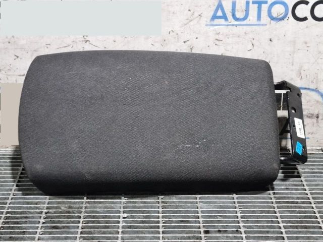 bontott RENAULT KADJAR Könyöklő