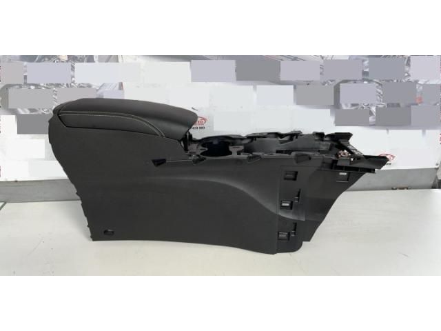 bontott RENAULT KADJAR Könyöklő