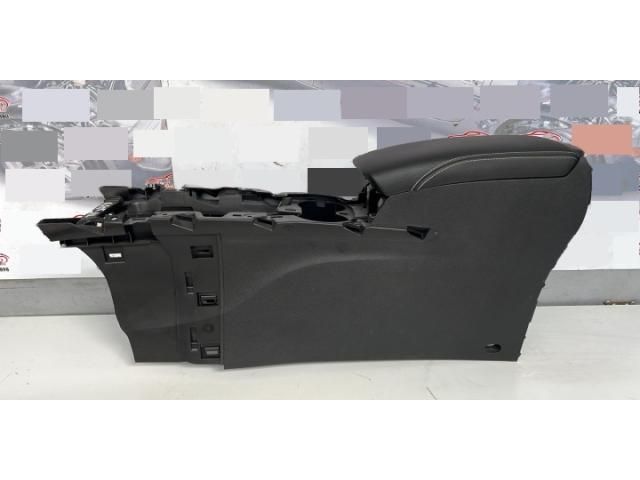 bontott RENAULT KADJAR Könyöklő