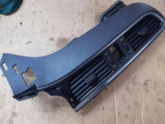 bontott RENAULT KADJAR Középső Szellőző