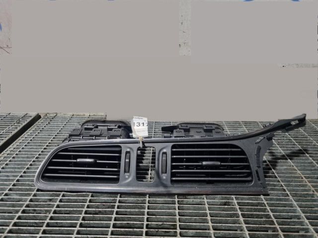 bontott RENAULT KADJAR Középső Szellőző