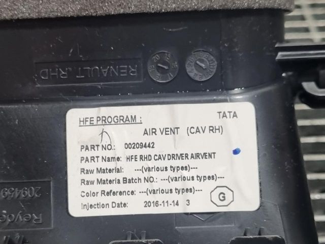 bontott RENAULT KADJAR Középső Szellőző