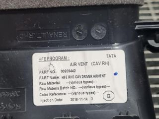 bontott RENAULT KADJAR Középső Szellőző