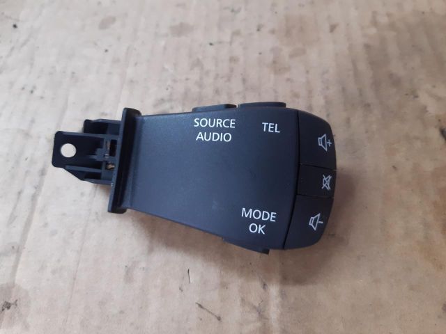 bontott RENAULT KADJAR Rádió / CD Kapcsoló