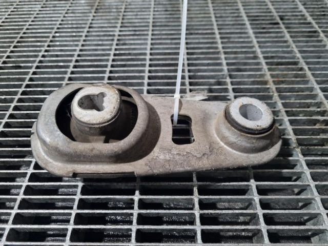 bontott RENAULT KADJAR Tartó Bak