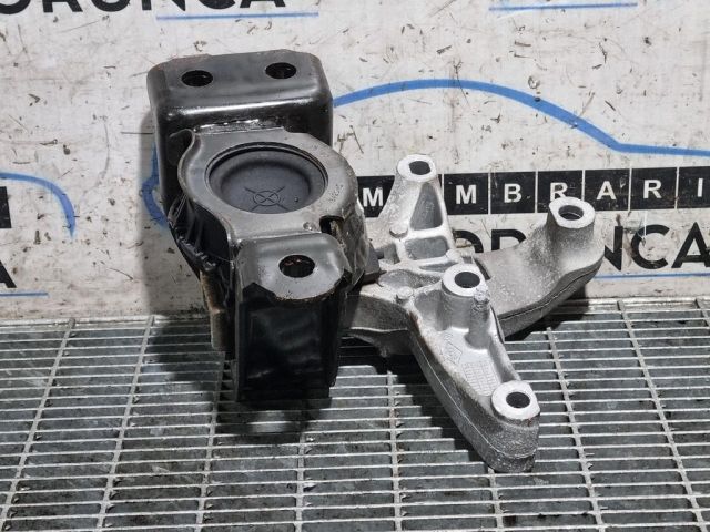 bontott RENAULT KADJAR Tartó Bak