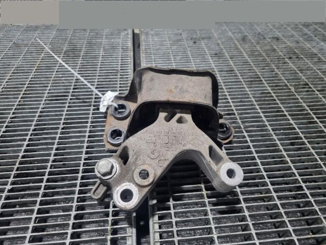 bontott RENAULT KADJAR Tartó Bak