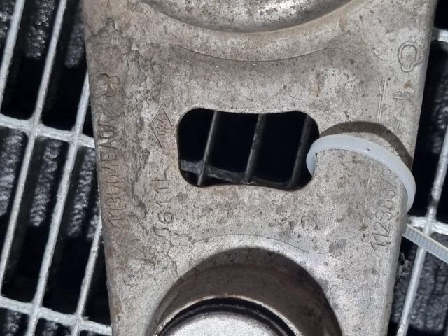 bontott RENAULT KADJAR Tartó Bak