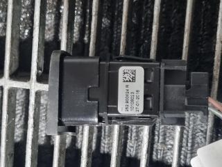 bontott RENAULT KADJAR Vészvillogó Kapcsoló