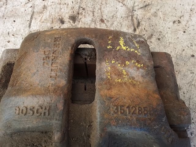 bontott RENAULT KANGOO Bal első Féknyereg Munkahengerrel