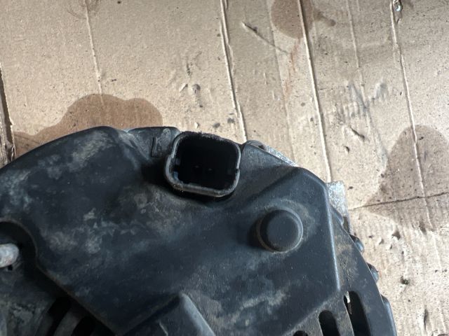 bontott RENAULT KANGOO Generátor