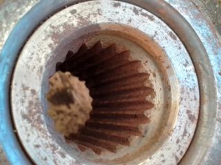 bontott RENAULT KANGOO Jobb első Csonkállvány Kerékaggyal