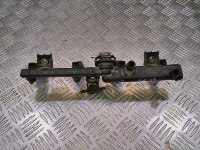 bontott RENAULT KANGOO Porlasztó Sor / Híd