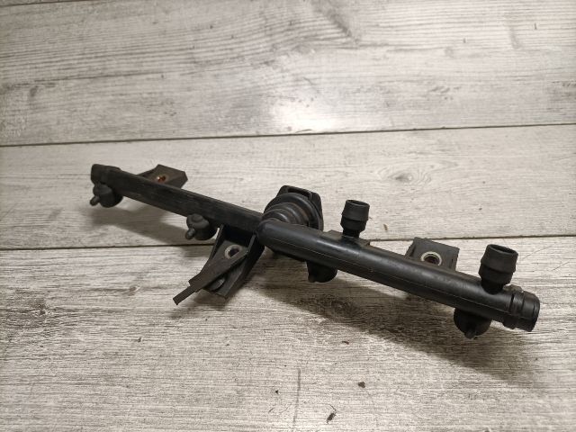 bontott RENAULT KANGOO Porlasztó Sor / Híd