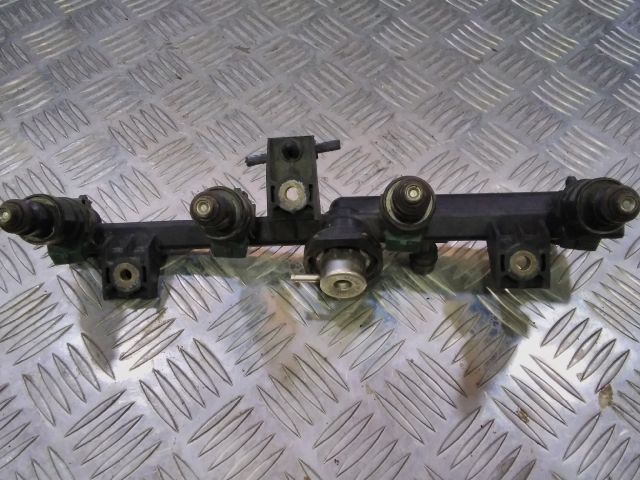 bontott RENAULT KANGOO Porlasztó Sor / Híd