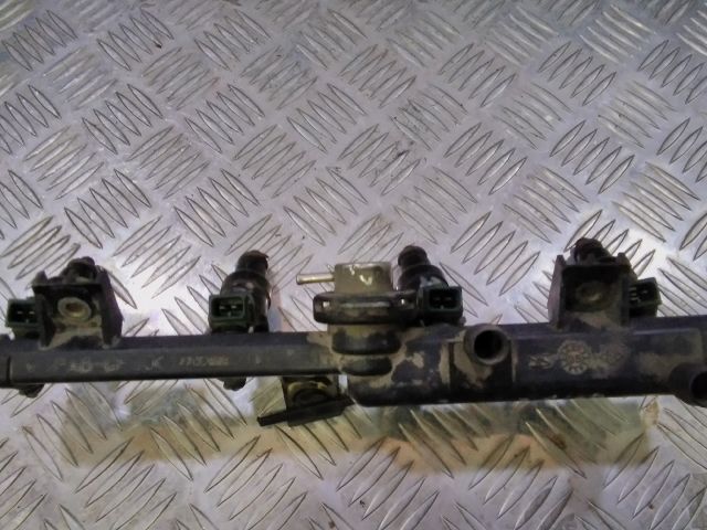 bontott RENAULT KANGOO Porlasztó Sor / Híd