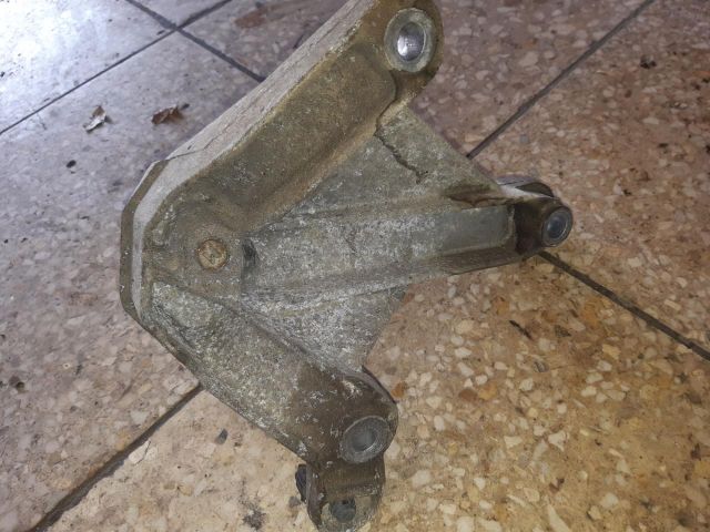 bontott RENAULT KANGOO Váltó Tartó Bak (Pozíciófüggetlen)