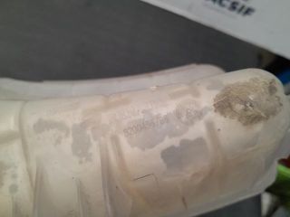 bontott RENAULT KANGOO Kiegyenlítő Tartály