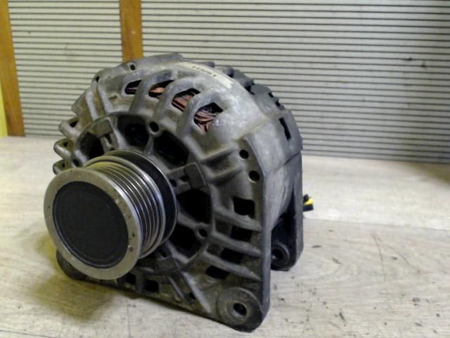 bontott RENAULT KANGOO Generátor