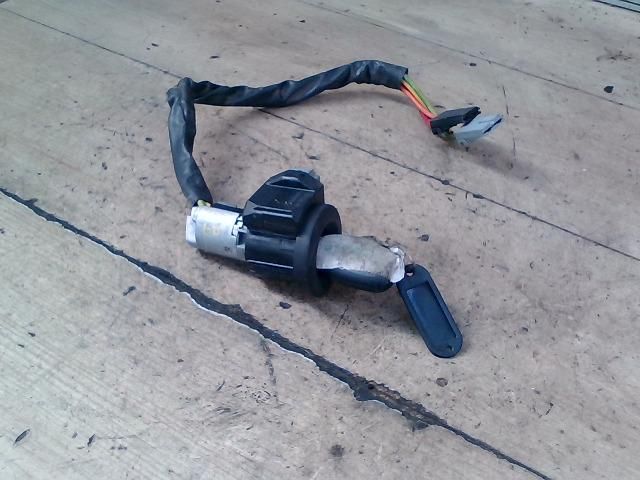 bontott RENAULT KANGOO Gyújtáskapcsoló