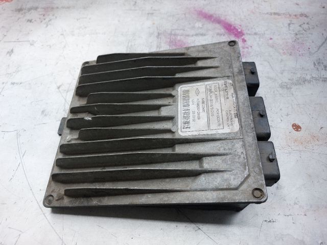 bontott RENAULT KANGOO Motorvezérlő