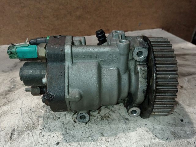 bontott RENAULT KANGOO Nagynyomású Szivattyú