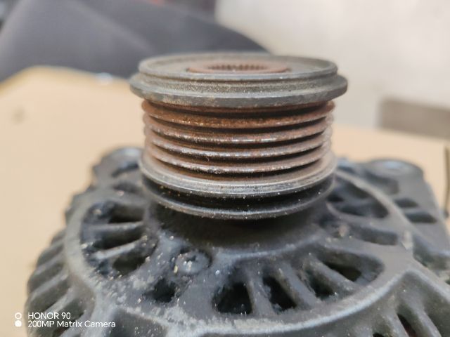 bontott RENAULT KANGOO Generátor