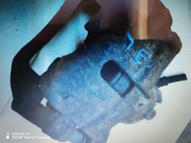 bontott RENAULT KANGOO Jobb első Féknyereg Munkahengerrel